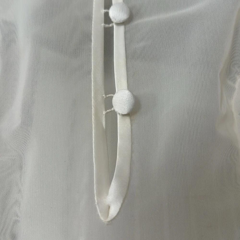 White - Picture 5 of 6